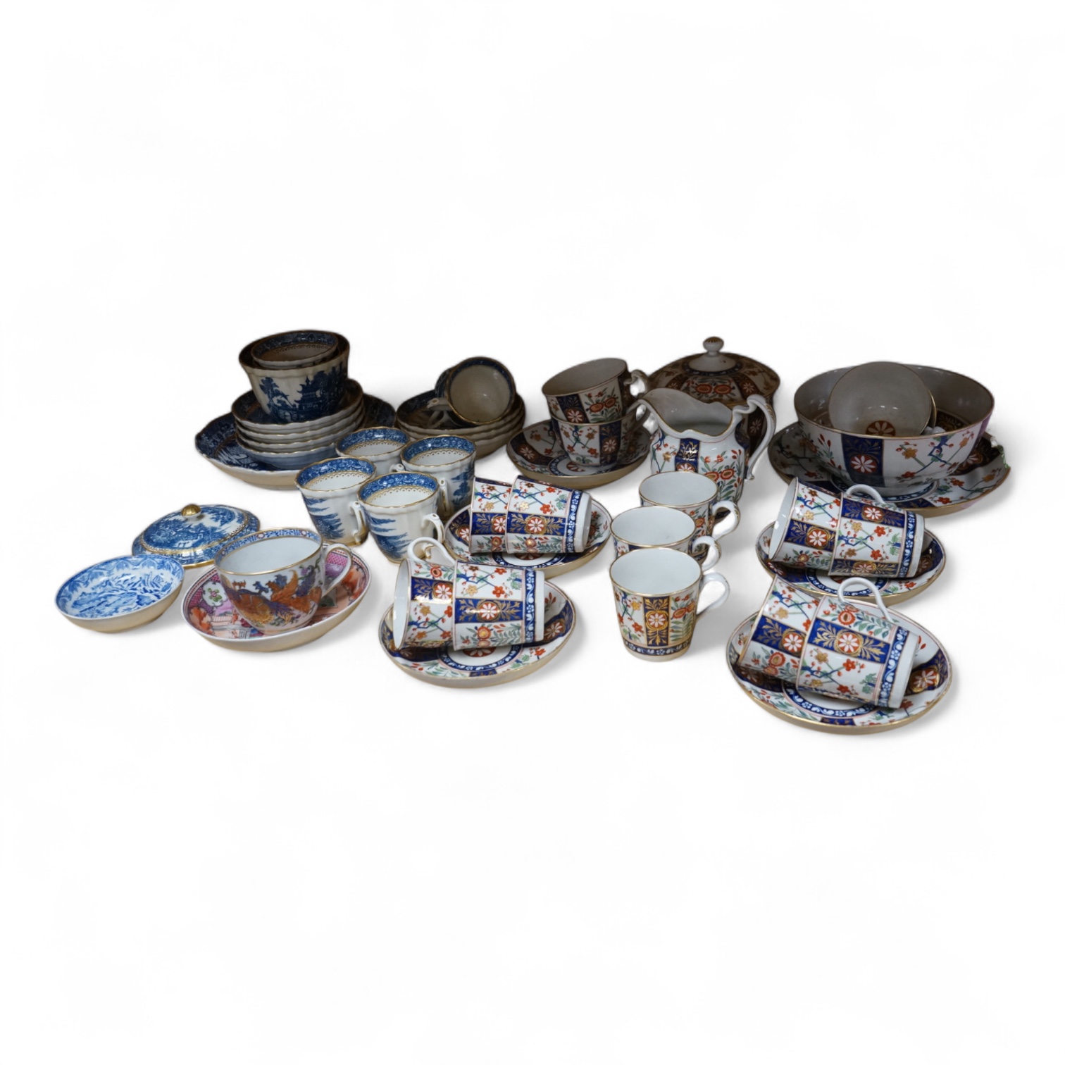 A group of late 18th century Worcester kakiemon pattern tea and coffee wares together with Worcester and Caughley Willow type pattern blue and white coffee ware